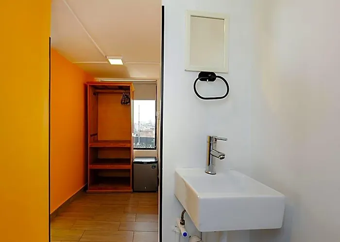 Colmena Monterrey Hotel