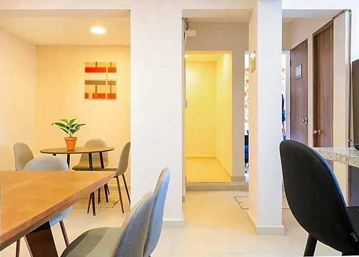 Hotel Colmena Monterrey 3*